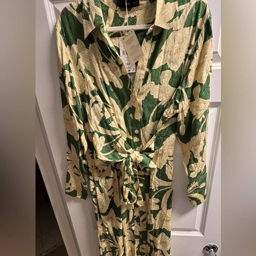 Green and beige silk dress never worn